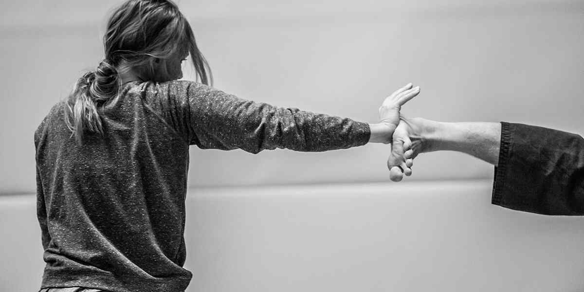 https://englisshe.com/wp-content/uploads/2019/04/inner_dance_07.jpg