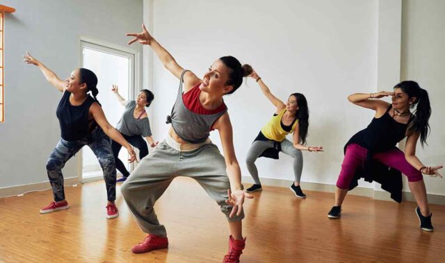 https://englisshe.com/wp-content/uploads/2019/04/inner_image_dance_02-640x379.jpg